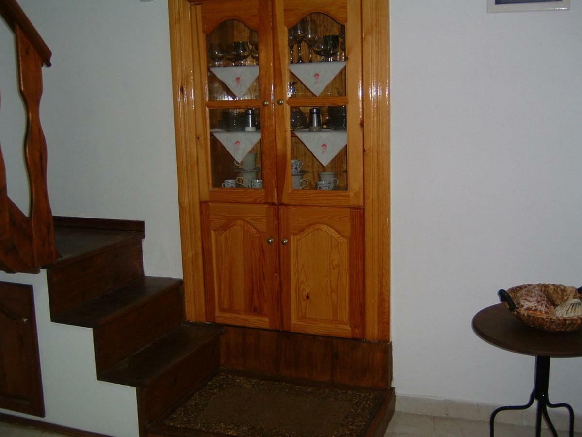 Yiayia'S Home Chalki Town Exterior photo