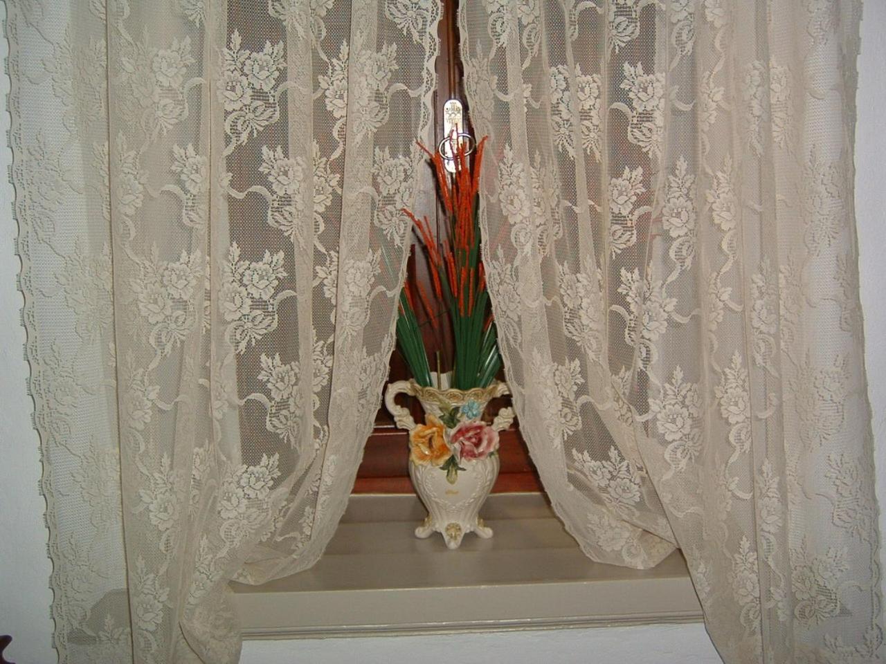 Yiayia'S Home Chalki Town Exterior photo